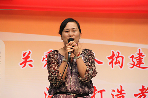 WPK(微扑克)文创园党支部团委走访慰问七古登社区老人 (1).jpg